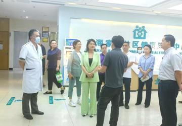 南山区人大常委会调研龙海家园社康中心无障碍设施情况