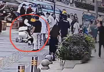 南水社康中心护士熊娜变身“急救英雄”，路边急救昏厥小伙